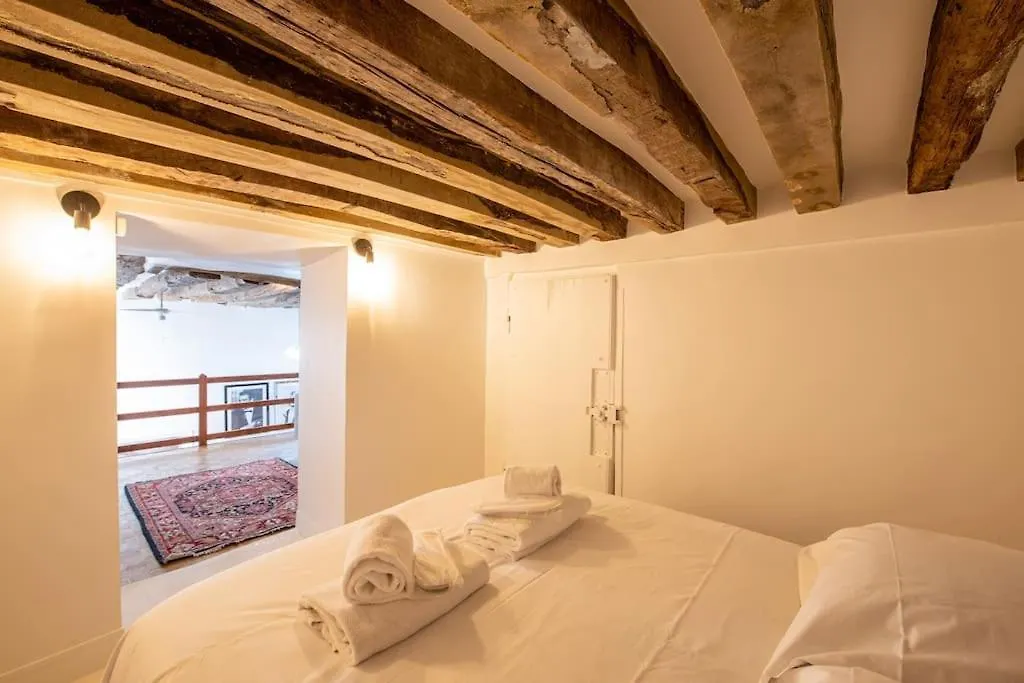 Halles - Luxury Apartment In The Heart Of Paris France